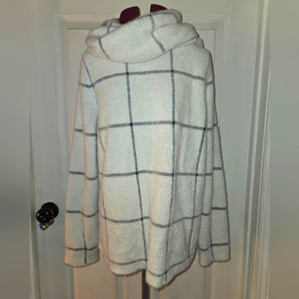 J. Jill White Chunky Plaid Cozy Women's Sweater With Detachable Scarf